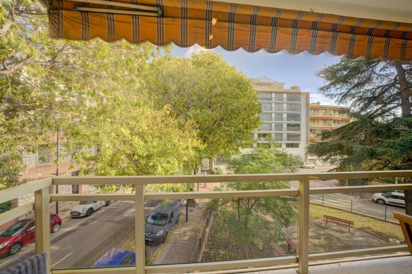 Elegant Apt W/2 Terraces/Mins To Beach & Shops Antibes Extérieur photo