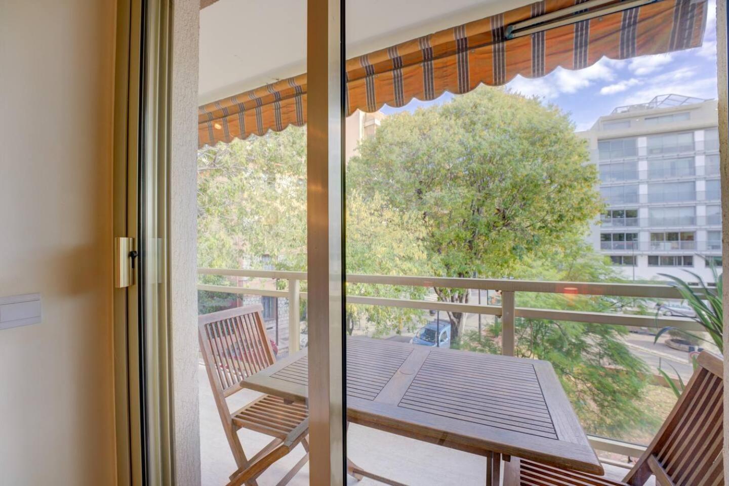 Elegant Apt W/2 Terraces/Mins To Beach & Shops Antibes Extérieur photo