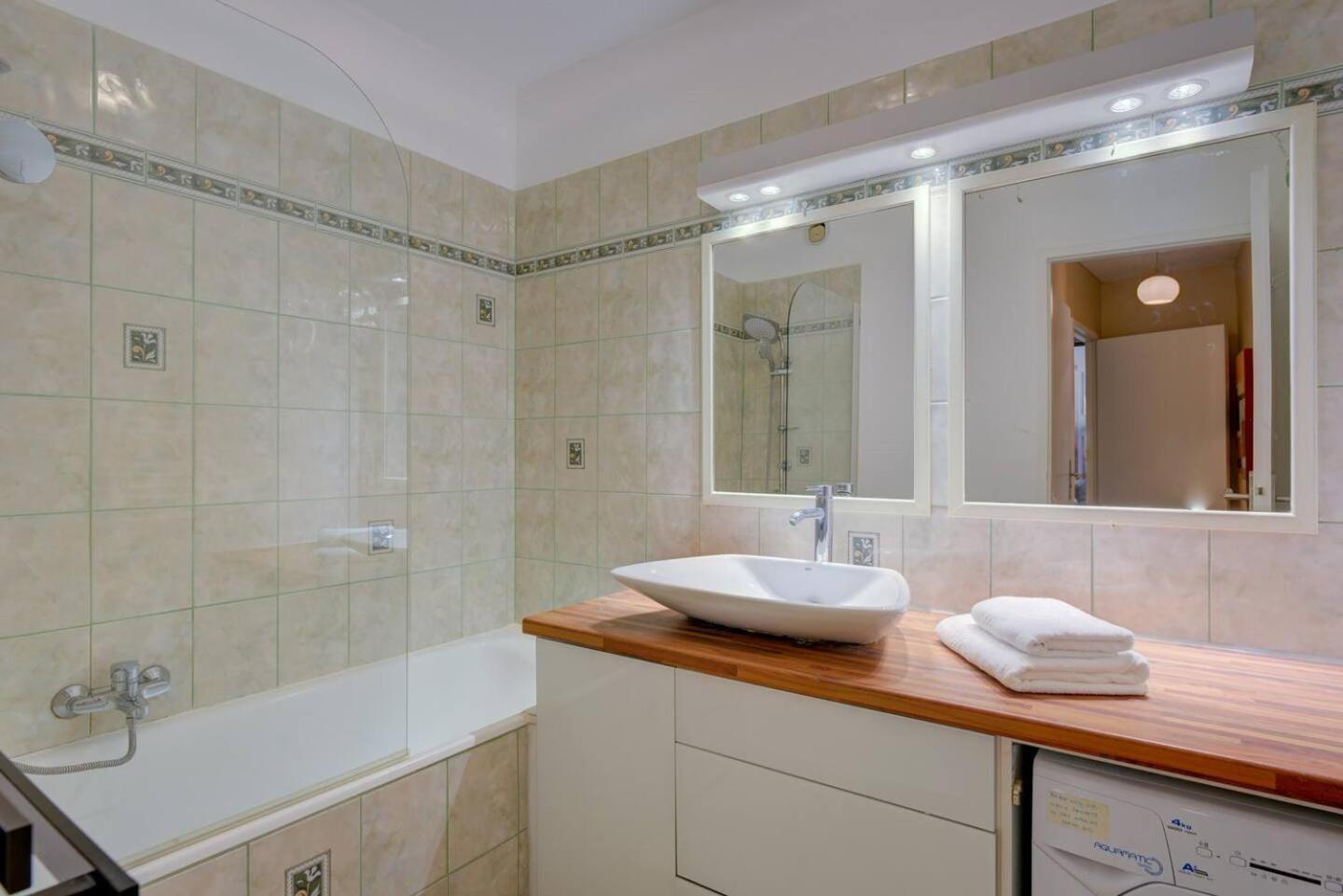 Elegant Apt W/2 Terraces/Mins To Beach & Shops Antibes Extérieur photo