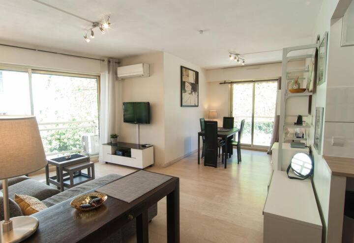 Elegant Apt W/2 Terraces/Mins To Beach & Shops Antibes Extérieur photo